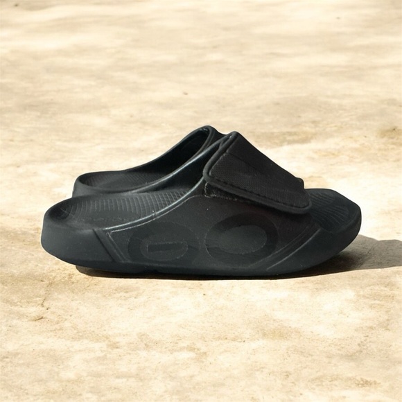 ? OOFOS unisex Black Recovery Slide M(8) W(10) super comfy ? main image 5